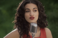 Camélia Jordana dévoile le clip de "Dans la peau"