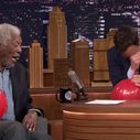 Morgan Freeman sous hélium face à Jimmy Fallon