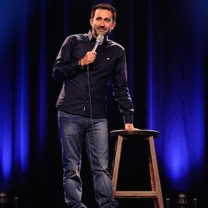 Mathieu Madénian réagit à sa déprogrammation lors d'un festival de Saint-Raphaël