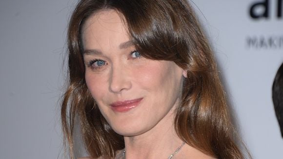 "Noël est là" : Carla Bruni unit les stars françaises pour adapter Band Aid