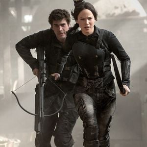 Liam Hemsworth et Jennifer Lawrence dans "Hunger Games 3"