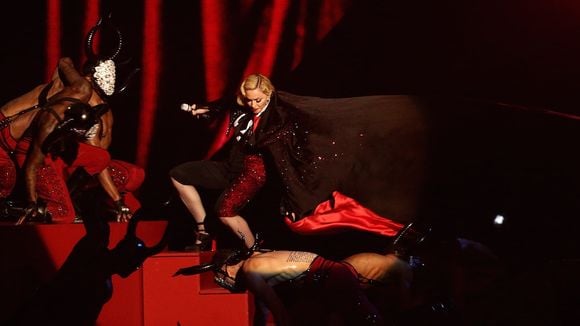 Madonna raconte sa chute aux Brit Awards : "C'était un cauchemar !"