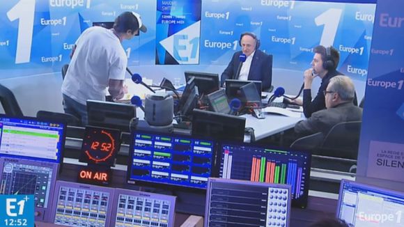 François Ruffin étrille Arnaud Lagardère sur Europe 1 et quitte brusquement le studio