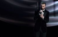 Sam Smith chante "writing's on the wall" aux Oscars 2016.