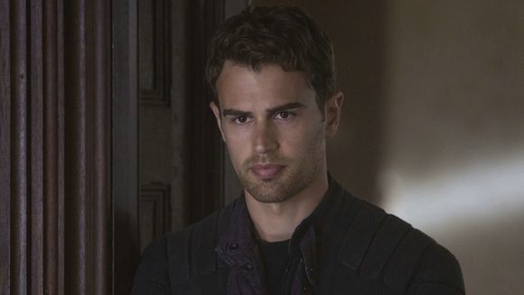 "Divergente" : Après Shailene Woodley, Theo James renonce à son tour au téléfilm final et à la série