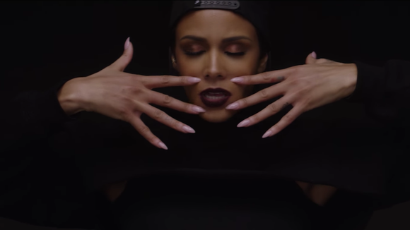 Clip : Shy'm fait son retour avec "Mayday", en duo avec Kid Ink