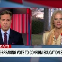 Massacre de Bowling Green : Kellyanne Conway s'excuse sur CNN