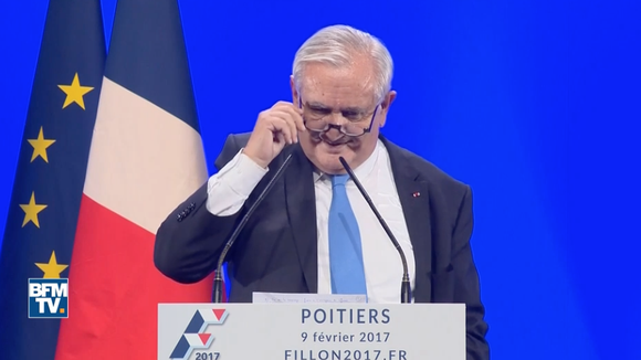 Meeting de François Fillon : Jean-Pierre Raffarin fait siffler les journalistes