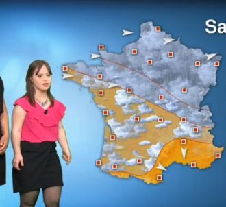Mélanie fait la météo sur France 2.