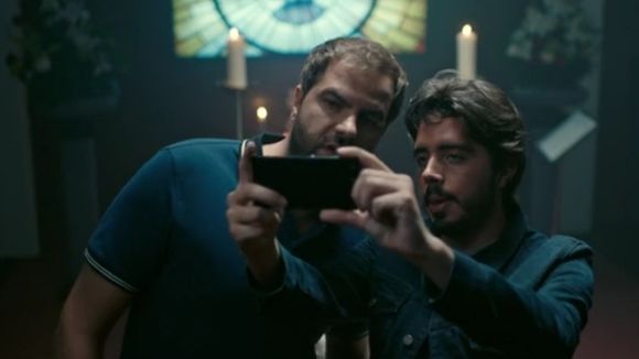 "Bad Buzz" : Première bande-annonce déjantée de la comédie d'Eric et Quentin