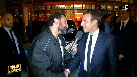 Cyril Hanouna intercepte Emmanuel Macron à sa sortie de TF1