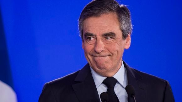 François Fillon porte plainte contre "Le Canard Enchaîné" pour "fausses nouvelles"