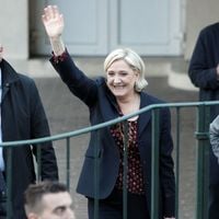 Fillon traité de "merde" : Imbroglio autour de propos de Marine Le Pen dans un journal italien