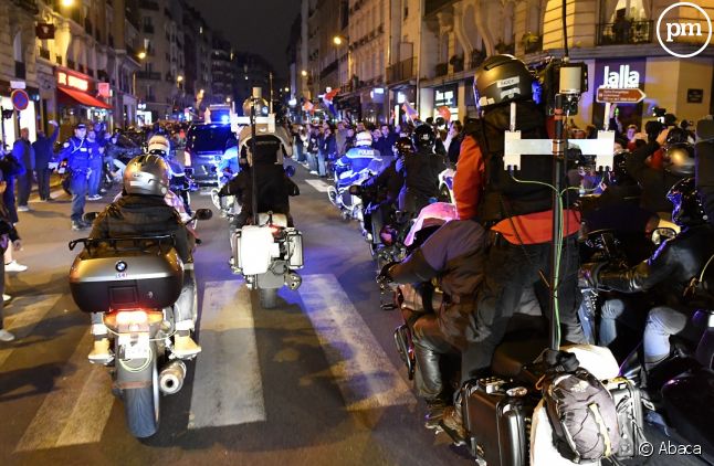 Les journalistes ont suivi une voiture leurre le soir de la victoire d'Emmanuel Macron.