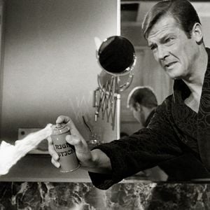 Roger Moore dans "Vivre et laisse mourir"