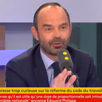 Pressions sur Radio France : Edouard Philippe recadre François Bayrou