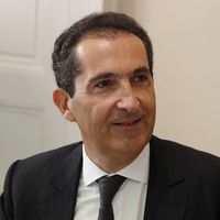 Patrick Drahi cède une dizaine de ses journaux