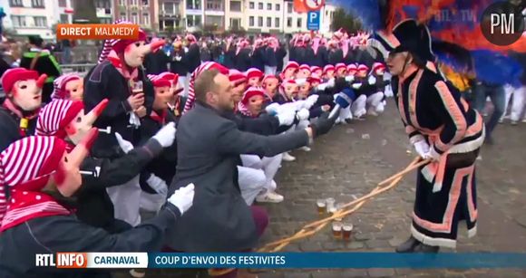 Un journaliste belge a connu les joies du carnaval pendant son duplex