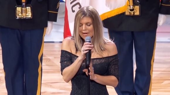 Fergie massacre l'hymne américain avant le All Star Game de la NBA