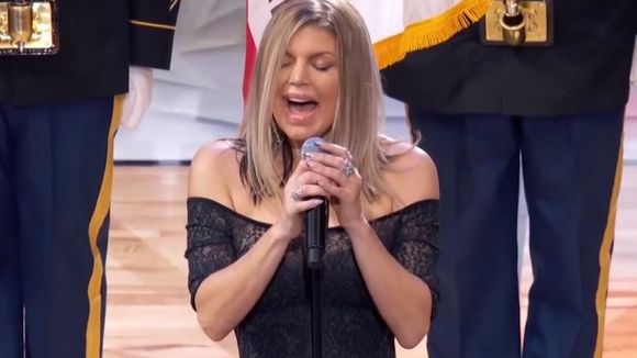 Hymne américain raté : Fergie présente ses excuses !