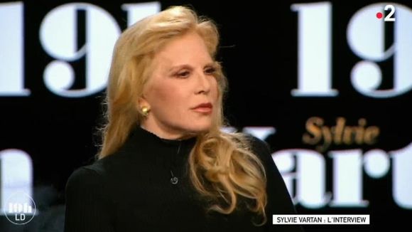 Johnny Hallyday : Sylvie Vartan déplore le côté "organisation de spectacle" de ses obsèques