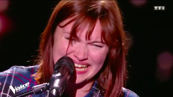 "The Voice" : Une candidate s'effondre en pleine prestation, Zazie en larmes