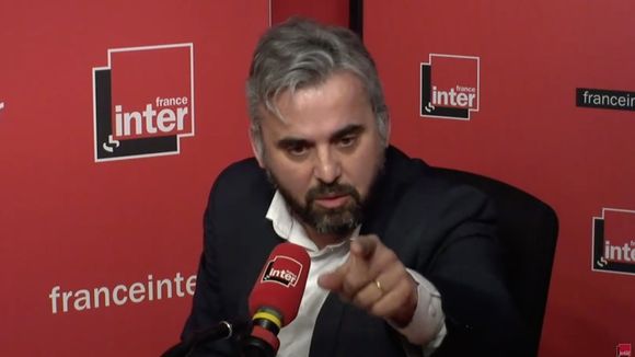 Echange tendu entre Alexis Corbière et Charline Vanhoenacker sur France Inter.