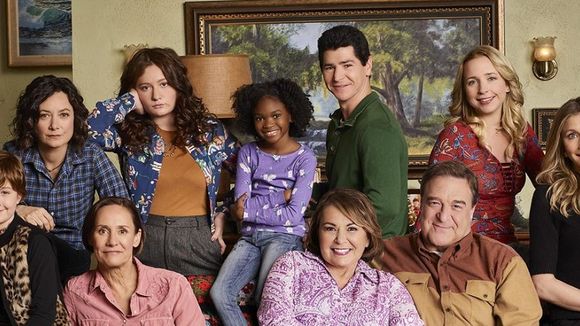 Audiences US : Enorme carton pour le retour de "Roseanne", Donald Trump félicite Roseanne Barr !