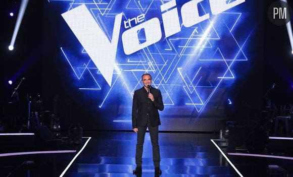 Nikos Aliagas présente "The Voice" sur TF1