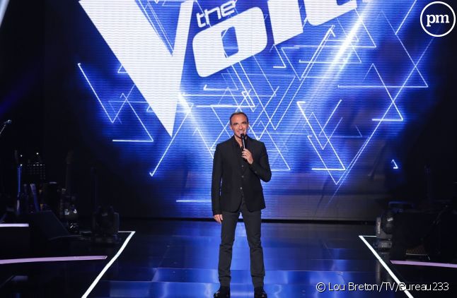 Nikos Aliagas présente "The Voice" sur TF1