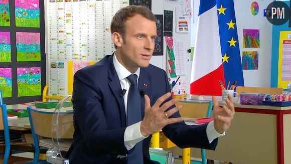 Emmanuel Macron face à Jean-Pierre Pernaut dans le "13 Heures" de TF1