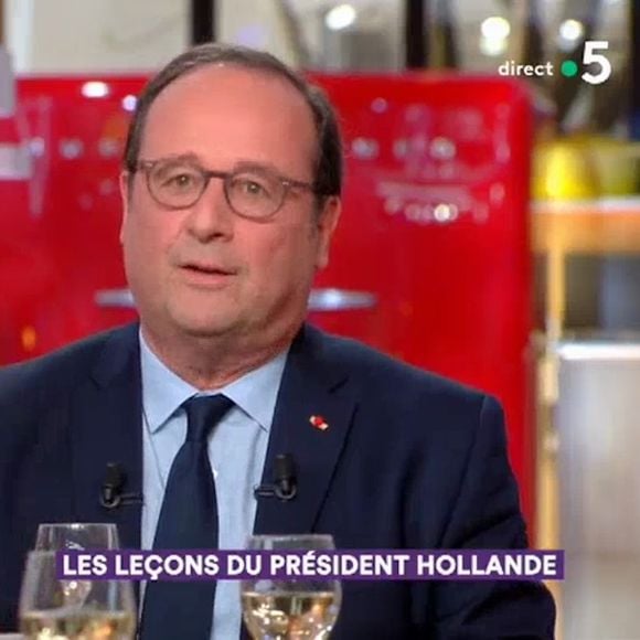 François Hollande invité de "C à vous"