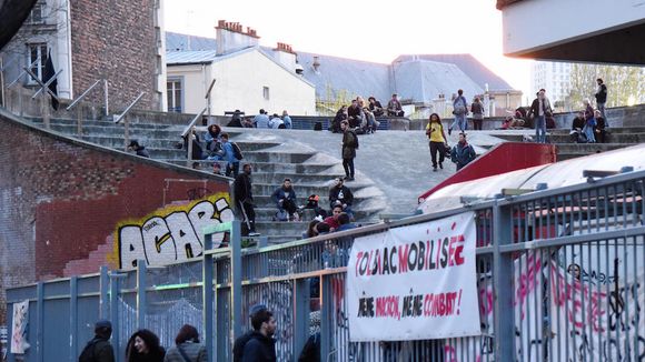 Faux blessé à Tolbiac : "Libération" démonte la "fake news" relayée par "Le Média"