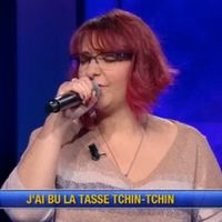 "N'oubliez pas les paroles" : Aline fait son grand retour et trébuche face à la maestro