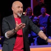 "Strike" : Vincent Lagaf' "regrette" de se retrouver face au "Burger Quiz" d'Alain Chabat