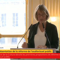 "Homme blanc de plus de 50 ans" : "Tu n'es plus seule Delphine !", lance Françoise Nyssen à la patronne de FTV