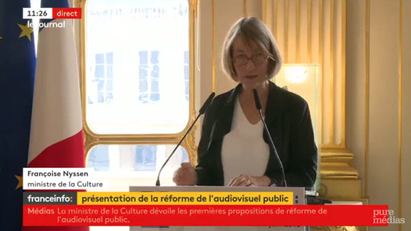 "Homme blanc de plus de 50 ans" : "Tu n'es plus seule Delphine !", lance Françoise Nyssen à la patronne de FTV