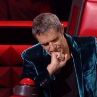 "The Voice" : Au bord des larmes, Julien Clerc élimine la chanteuse Lily Jung