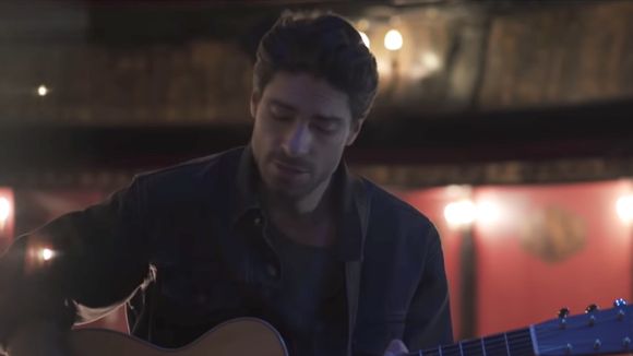 Eurovision : Tom Leeb dévoile la nouvelle version de son titre "The Best in Me"