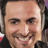 En larmes, Camille Combal fait ses adieux à Virgin Radio : "Je me dis qu'on a fait le boulot"