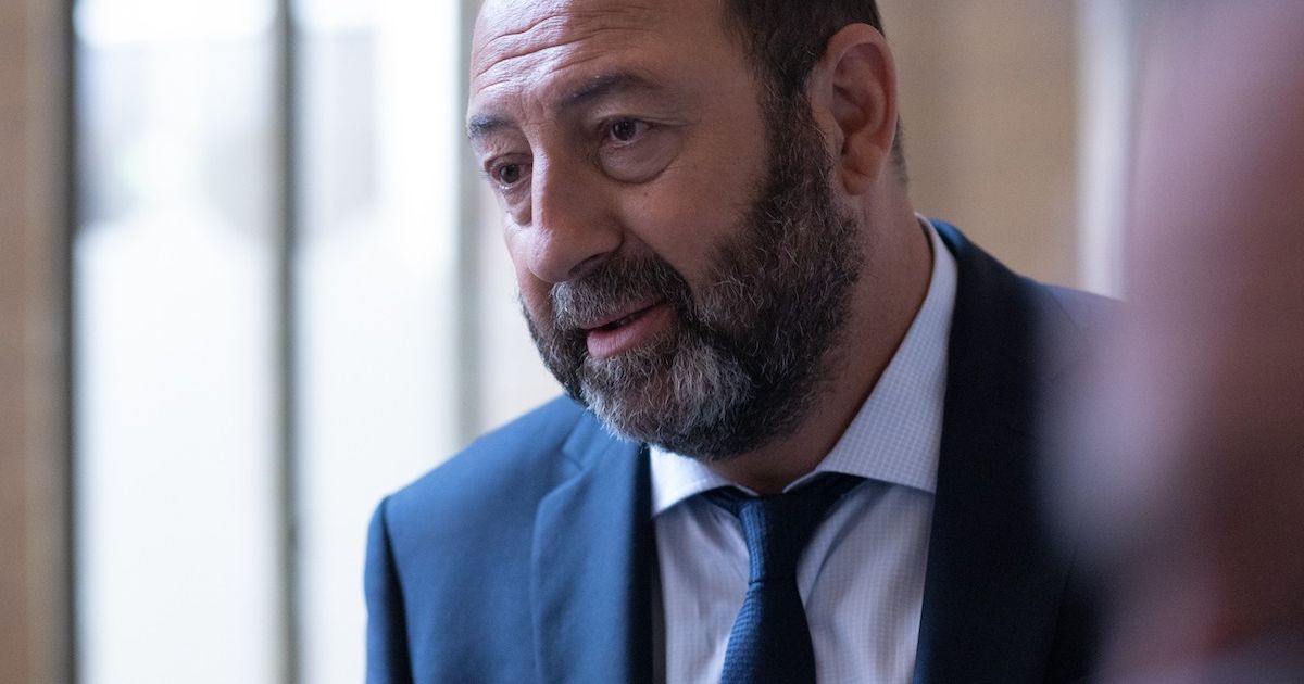 Un Homme D'honneur Streaming Gratuit Audiences : Bon début pour "Un homme d'honneur" sur TF1 devant F2 et