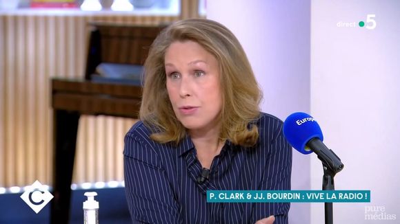 "C à vous" : Pascale Clark et Anne-Elisabeth Lemoine dénoncent le sexisme dans les interviews politiques