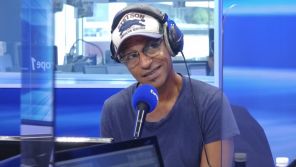 "Ca rapporte à la chaîne et pas forcément aux artistes" : Manu Katché tire à boulets rouges sur "The Voice"