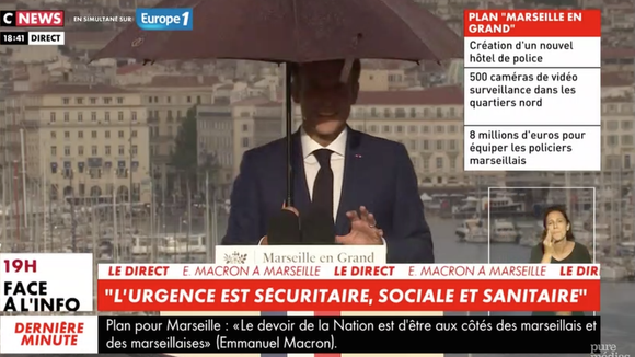 Emmanuel Macron interrompu en plein discours par... la pluie !