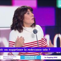 "Je paye pour ce que je veux regarder" : Estelle Denis favorable à la suppression de la redevance télé