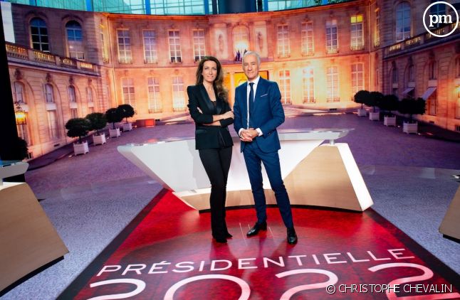 Anne-Claire Coudray et Gilles Bouleau sur le plateau de la soirée électorale de TF1