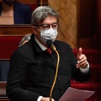 "Mauvais tract", "Pamphlet d'extrême-droite" : Jean-Luc Mélenchon dézingue un article du "Monde"