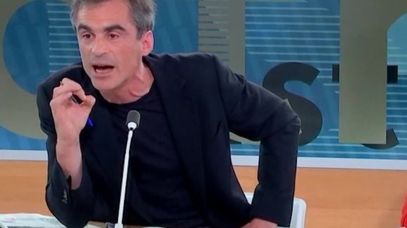 "Vous êtes nuls par définition !" : Passe d'armes entre Raphaël Enthoven et Manon Aubry sur franceinfo: