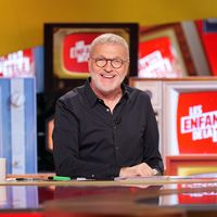 Audiences dimanche : "Les Enfants de la télé" et "C Politique" pulvérisent leur record