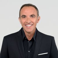 "NRJ Music Awards" : Nikos Aliagas blessé et remplacé à la dernière minute à la présentation sur TF1